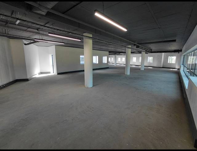 3,688M² OFFICE TO LET IN VORNA VALLEY